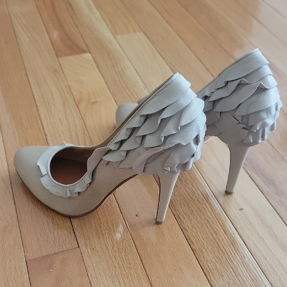 Badgley Mischka White Heels Elegant Design 9m - Picture 3 of 4